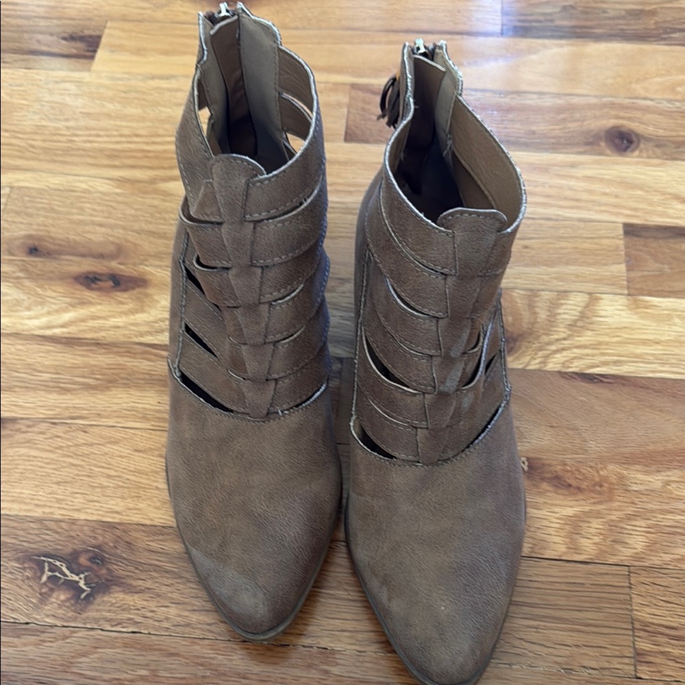 Women's Tan Ankle Boots